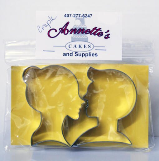 Kissing Couple Cutter- Large