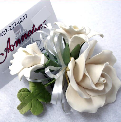 Medium Flower Spray- Cream Roses