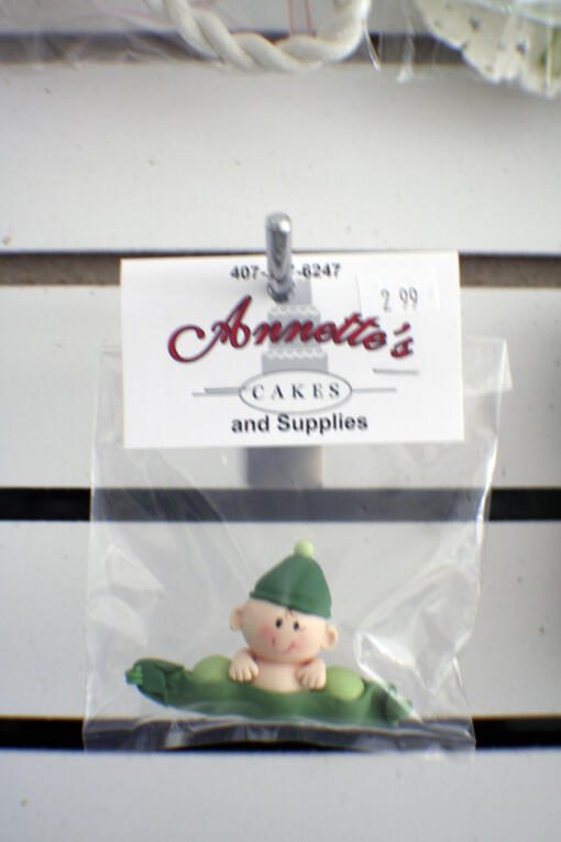 Cold Porcelain "Baby Pea Pod" Cake Topper- Small - Image 2