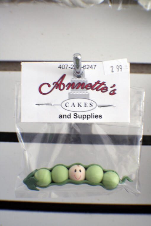 Cold Porcelain "Peas in a Pod" Cake Topper- Small - Image 2