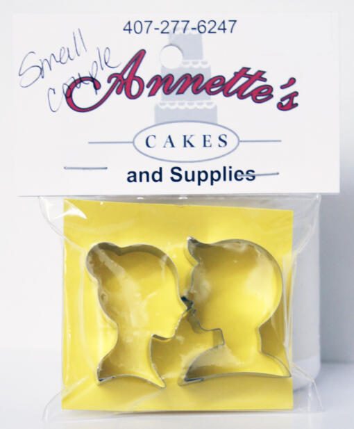 Kissing Couple Cutter- Small