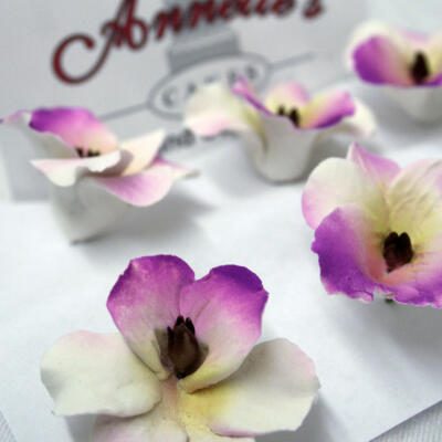 Small Gumpaste Flowers - Purple/Yellow Flowers