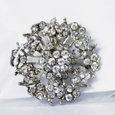 Brooch- Circle w/Flowers