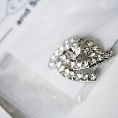 Mini Brooch- Twist