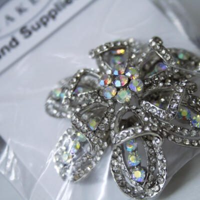 Brooch- Belted Flower