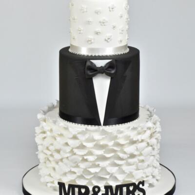 FMM Curved Words Mr & Mrs Cutter Set