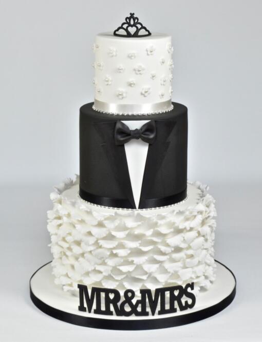 FMM Curved Words Mr & Mrs Cutter Set
