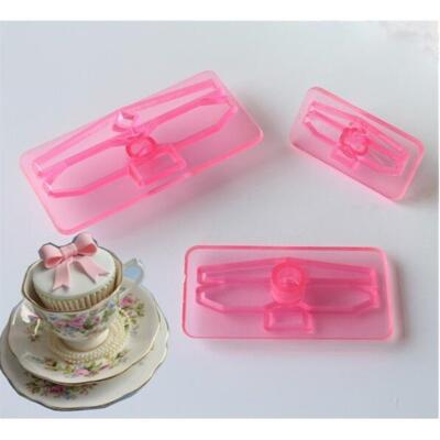 Bow Plastic Cutter Set of 4 (Small)