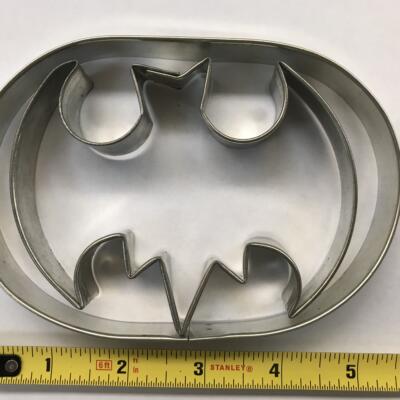 M Batman Cutter