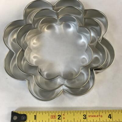 M 3 Count Flower Metal Cutter