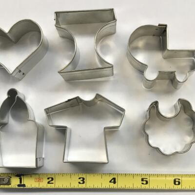 M Large Baby Shower Cutter Set