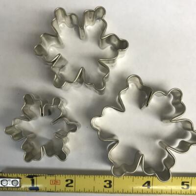M Snowflake Cutter Set
