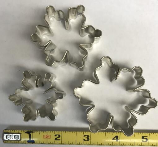 M Snowflake Cutter Set